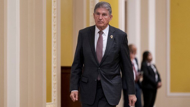How worried should Democrats be about Manchin’s presidential campaign?