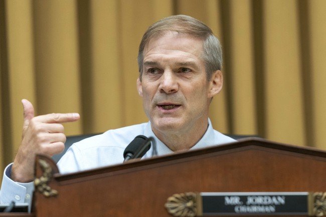 Jordan presents his argument before the third speaker votes