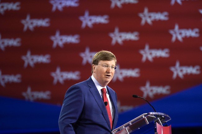 Mississippi Governor Tate Reeves reelected, avoiding a runoff