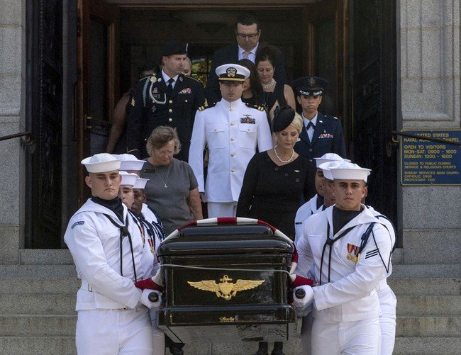 Praises, Shades, and the Politics of Public Funerals