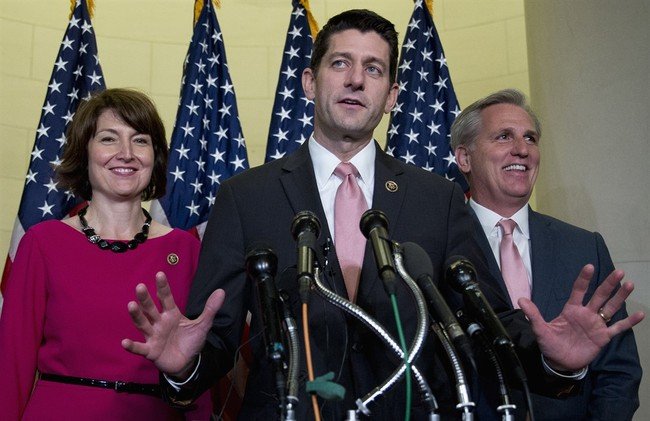 Before GOP debate begins, House approves budget deal