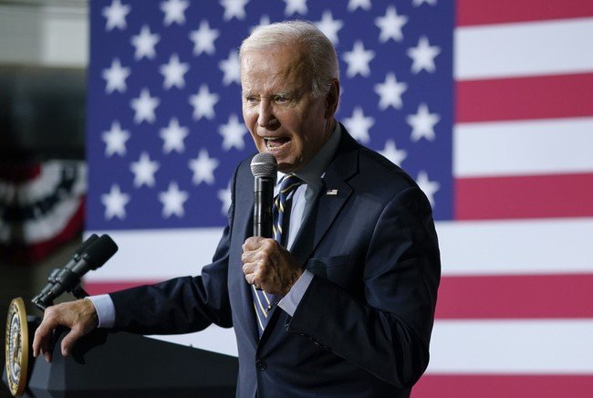 Democrats are starting to split, with increasing calls for Biden to negotiate a debt ceiling solution with the GOP
