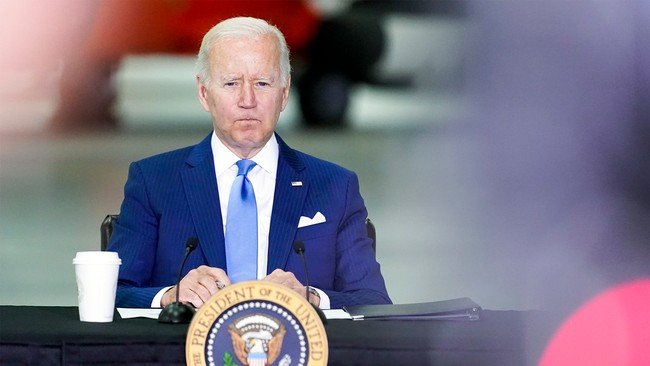 18 senators call for funding Biden's disinformation commission
