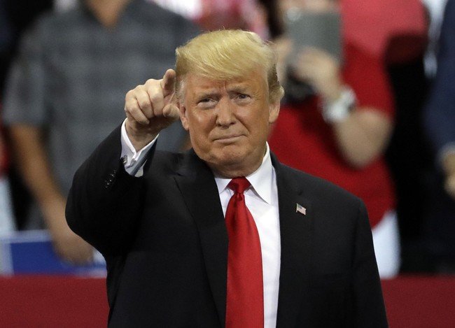 Trump, Pence hit the campaign trail for the last weekend ahead of time