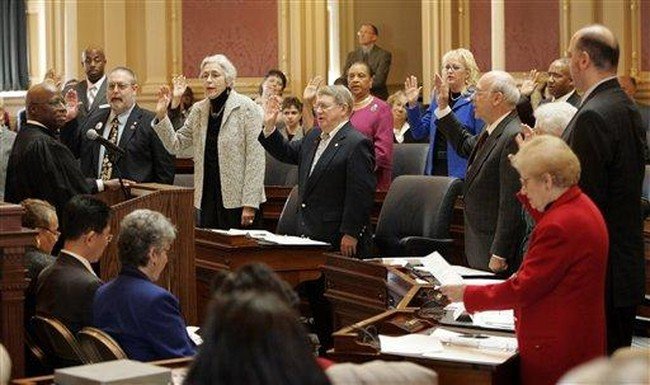 The elections throw their voting cards, probably released that they leave the sight