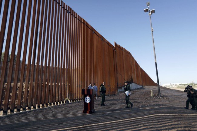 Without financing on the wall, without government financing
